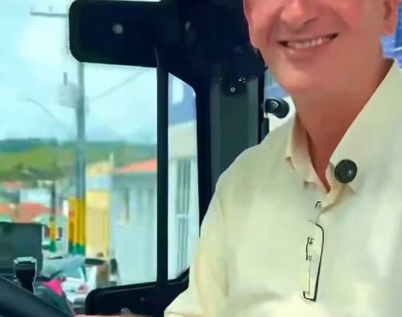 Carmópolis conquista novo trator para reforçar serviços na zona rural