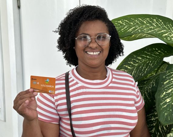 Governo de Sergipe entrega primeiros cartões do Mão Amiga Extrativismo da Mangaba