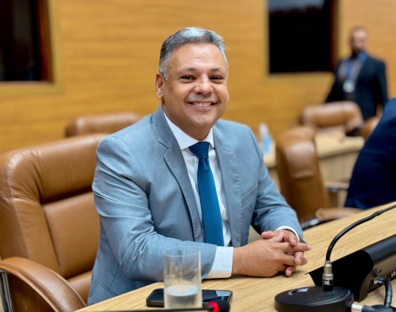 Deputado Ibrain de Valmir reforça compromisso com inclusão, inovação e desenvolvimento regional com projetos de lei