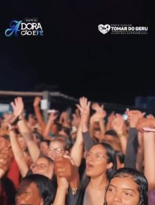 Prefeitura de Tomar do Geru promove Noite de Adoração e Fé e reúne população na praça central