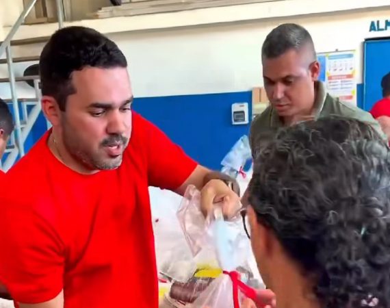 Vice-prefeito de Muribeca realiza entrega de cestas básicas em ação solidária de Natal