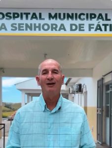 Prefeito Edi Leite acompanha melhorias no Hospital de Carmópolis, que recebe macas elétricas e ajustes nos serviços