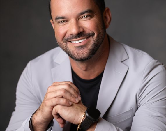 Reconhecimento em 2025 consolida Dr. Kleyton Caires como referência em implantes hormonais e não hormonais