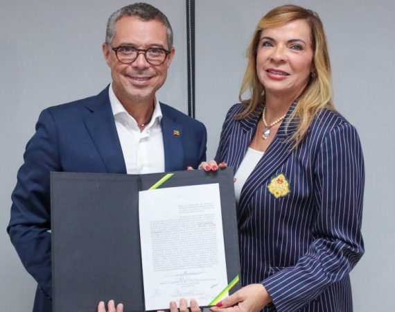 Governador Fábio Mitidieri transmite interinamente cargo à presidente do TJSE