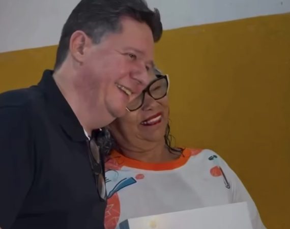 Educação de Neópolis ganha reforço tecnológico com entrega de 270 tablets a professores