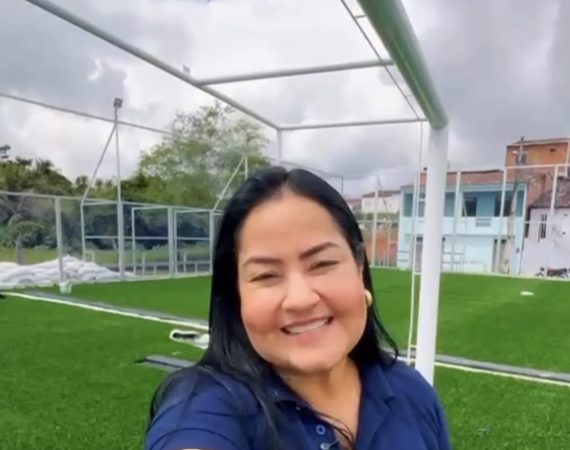 Prefeita Daiane Oliveira acompanha fase final de quadra society e destaca impacto do espaço para a juventude de Siriri