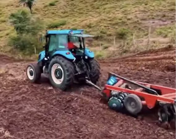 Prefeitura de Cristinápolis intensifica aração de terras e fortalece produção da agricultura familiar