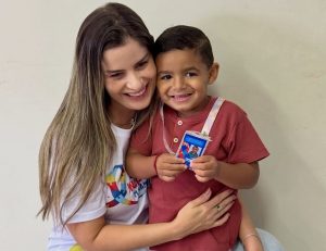 Prefeitura de Macambira distribui carteiras de identificação para crianças neuroatípicas assistidas pelo programa Sonhos Inclusivos