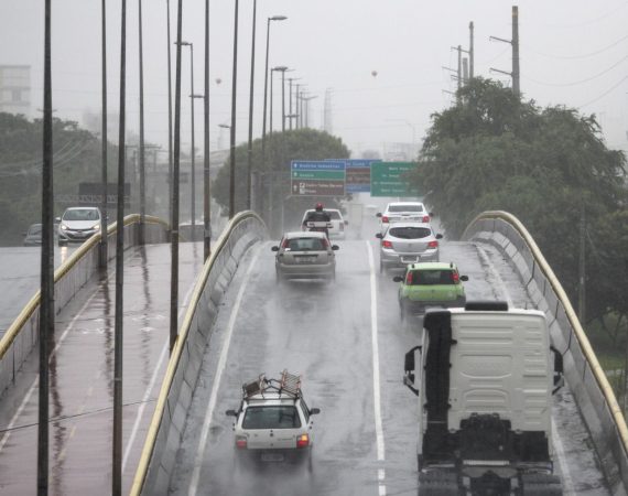 Governo de Sergipe emite aviso meteorológico e alerta para chuvas moderadas a intensas em todo o estado