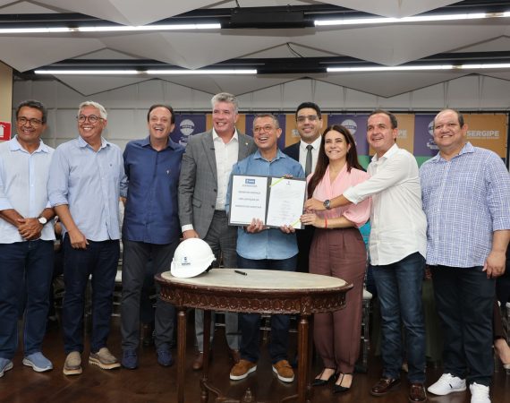 Convidado pelo governador Fábio Mitidieri, André Moura participa de cerimônia do Acelera Sergipe