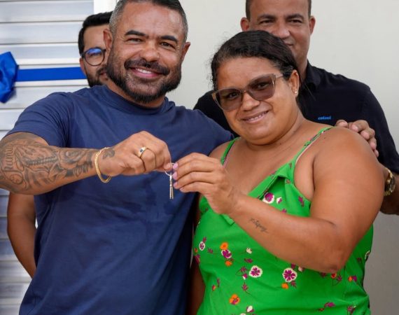 Entrega de casas marca início de projeto habitacional com 38 unidades em São Domingos