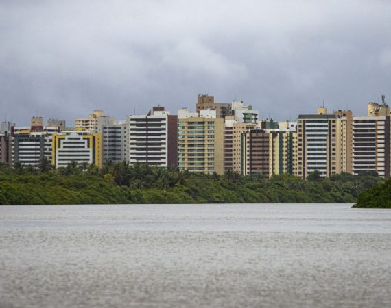 Governo de Sergipe emite aviso meteorológico de chuvas moderadas a intensas para este sábado, 9