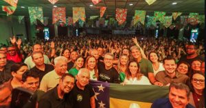 Com presença de lideranças sergipanas e público lotando o Iate Clube, Alessandro Vieira dá largada à pré-candidatura em Aracaju