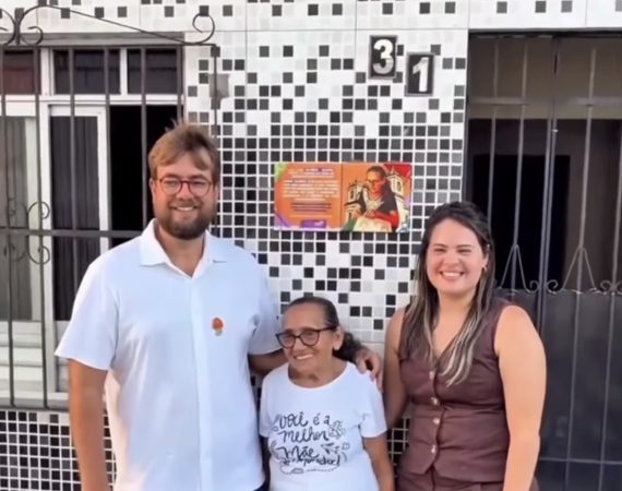Prefeita Izabel Cristina reúne rendeiras de Divina Pastora em encontro com secretário Jorge Teles para discutir avanços da renda irlandesa