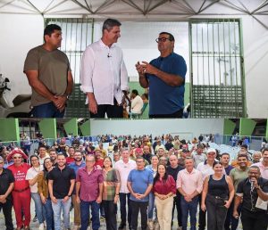 Em Tobias Barreto, senador Rogério realiza entrega de veículos, equipamentos e anúncio de novas obras