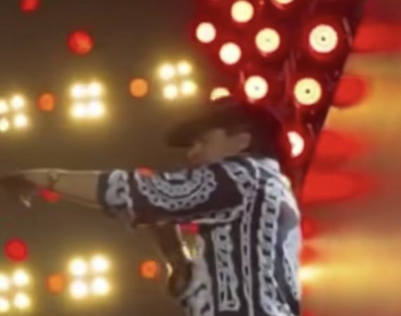 Cantor sergipano Natanzinho Lima interrompe gravação de DVD após confusão no público em São Paulo
