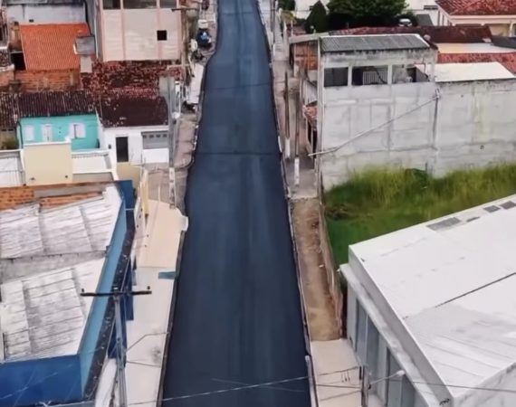 Prefeitura de Cristinápolis inicia aplicação de borra asfáltica em seis ruas e melhora mobilidade urbana