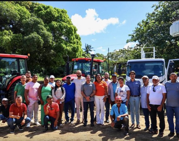 Alessandro Vieira entrega R$ 2,5 milhões em máquinas agrícolas e fortalece agricultura familiar em Sergipe