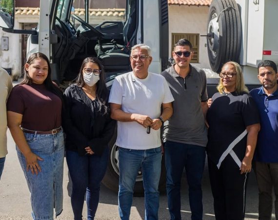 Pirambu recebe nova caçamba com apoio da deputada Yandra Moura e articulação do prefeito Guilherme