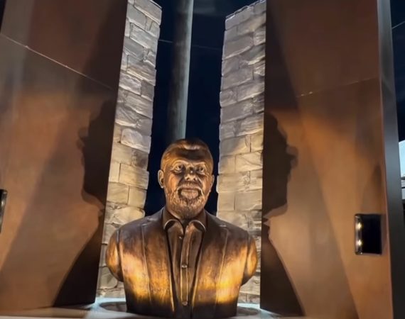 Itabi inaugura Praça do Capeado e monumento em homenagem ao ex-prefeito Valdione Sá