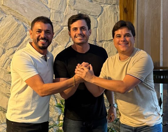 Vereador Guilherme Soares declara apoio à pré-campanha de Fernandinho Franco ao lado do prefeito Sandro de Cristinápolis