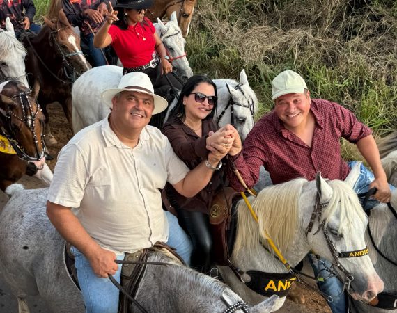 PREFEITO ERALDO REALIZA CASAMENTO À CAIPIRA HISTÓRICO EM ITABAIANINHA