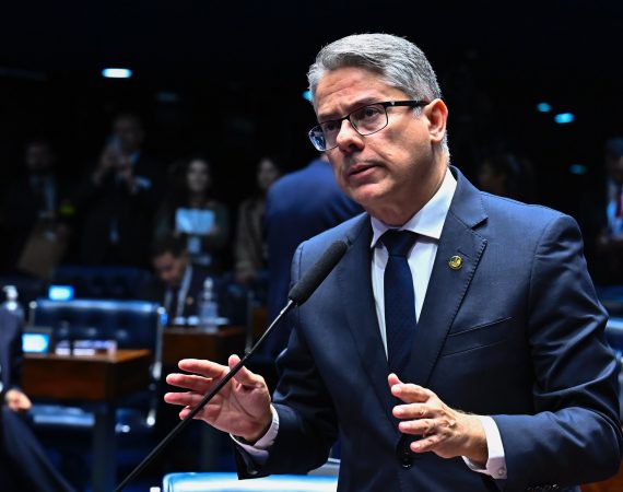 Senador Alessandro reage à ação movida por Gilmar Mendes e afirma que não será intimidado: “Quem desafia os poderosos conhece os riscos, mas sigo firme”
