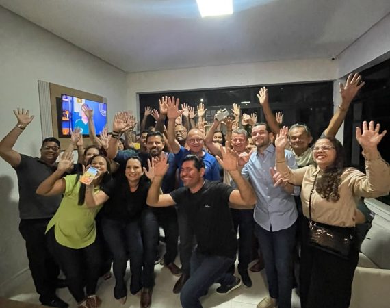 Carlinhos Ferreira fortalece pré-candidatura em encontro com Dr. Anselmo Junior e lideranças