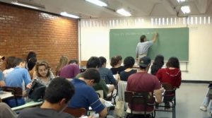 Educação política e direitos da cidadania passam a fazer parte do currículo obrigatório nas escolas