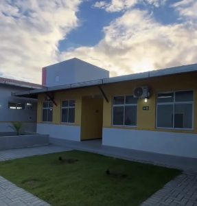 Prefeito André Graça entrega escola revitalizada no Porto do Mato com estrutura moderna para estudantes da rede municipal
