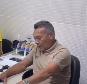 Brejo Grande: prefeito Luiz Carlos apresenta nova tabela de valores para professores contratados durante reunião com representantes da educação