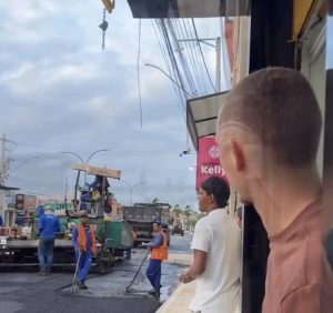 Eixo Comercial de Aquidabã recebe novo asfalto e ganha nova estrutura para comerciantes e consumidores