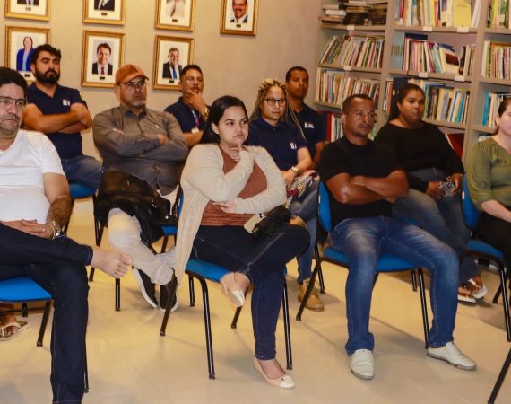 PREFEITURA DE ITABAIANINHA REÚNE DONOS DE FRIGORÍFICOS E ABATEDOUROS PARA DISCUTIR DESCARTE DE RESÍDUOS E LINHAS DE FINANCIAMENTO