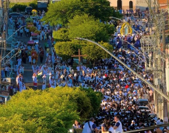 Procissão de Senhora Santana reúne multidão e marca celebração da fé em Aquidabã