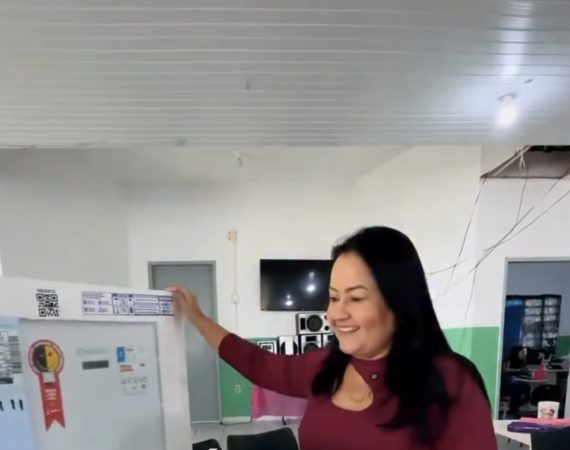 Daiane Oliveira anuncia chegada de cadeiras, eletrodomésticos e equipamentos para reforçar atendimento da Assistência Social em Siriri