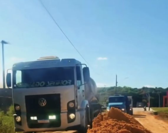 Prefeito Luiz Carlos acompanha recuperação das estradas e afirma que ação busca garantir mobilidade e segurança em Brejo Grande