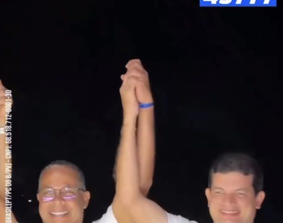 Moradores acompanham passagem de Paulo Júnior pelo Eduardo Gomes durante mobilização de campanha