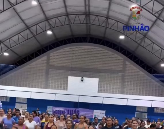 Com participação de centenas de moradores, Aulão Lilás movimenta noite em Pinhão e fortalece rede de proteção às mulheres