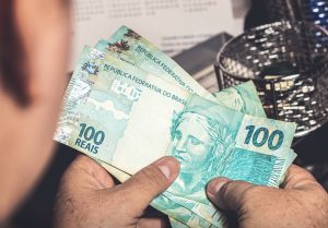 Prefeitura de São Miguel do Aleixo antecipa salário de agosto e paga 50% do 13º aos servidores efetivos