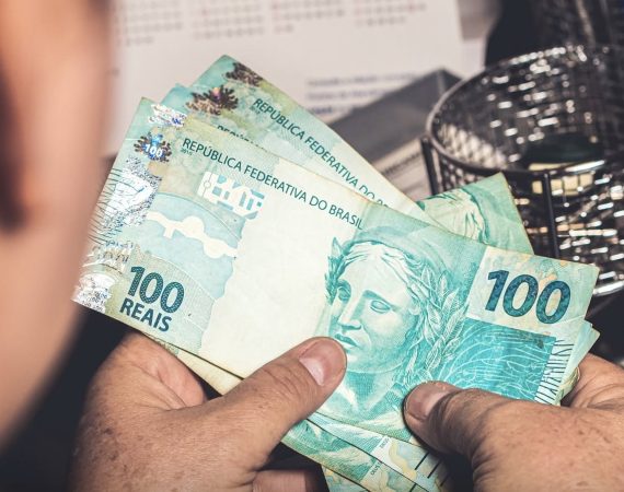 Prefeitura de São Miguel do Aleixo antecipa salário de agosto e paga 50% do 13º aos servidores efetivos