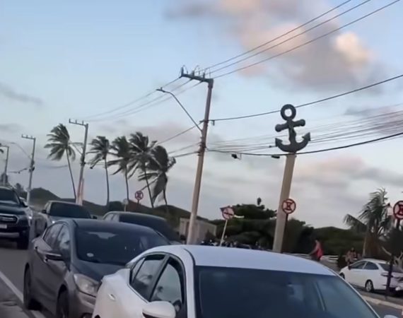 “Tem que respeitar essa tal de Aracaju”: empreendedor registra carro com vidros abertos em área de bares