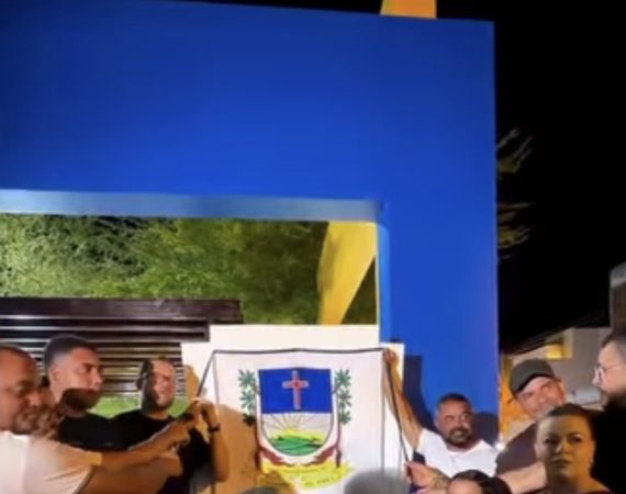 Prefeito de São Domingos entrega nova Praça de Eventos e Quadra Poliesportiva com investimentos que ultrapassam R$ 1,7 milhão