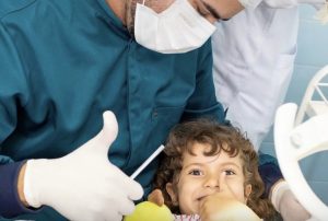 Aquidabã realiza mais de 700 atendimentos odontológicos por mês e garante cuidado com a saúde bucal de crianças e adultos