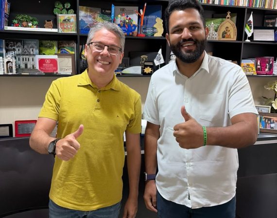 Kaique Freire visita senador Alessandro Vieira e apresenta demandas de Estância