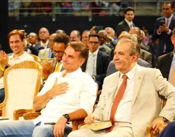 Flávio passa domingo reunido com prefeitos e vereadores de São Paulo