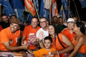 André 444 caminha com Fábio Mitidieri e o povo no Fogaréu de Itabaiana