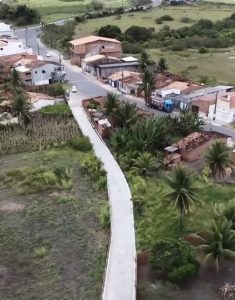 Calçamento em Vila Pedras avança e moradora de Capela agradece pela obra