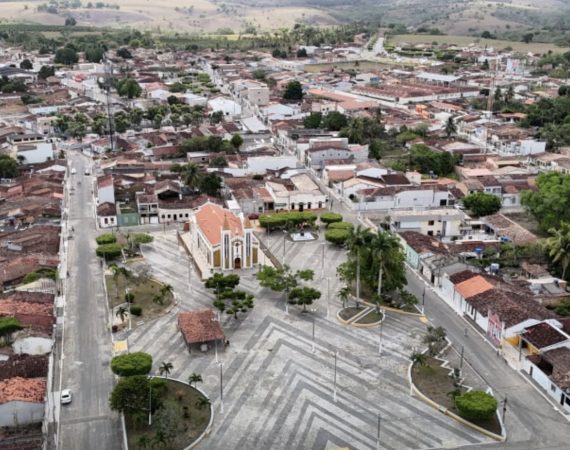 Prefeitura de Arauá informa pagamento integral do piso salarial dos professores e apresenta histórico de reajustes desde 2021