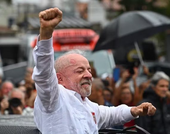 Reeleito para o quarto mandato, Lula promete governar para todos e priorizar SUS, idosos e políticas para mulheres